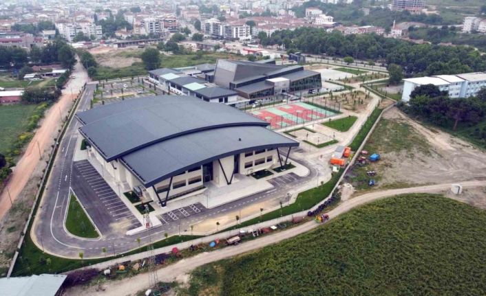 Mustafakemalpaşa’da hizmete girdi... Kültür, sanat ve spor tek merkezde