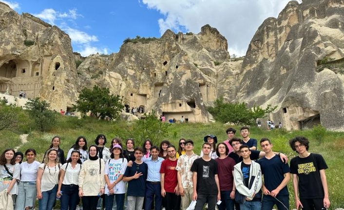 Öğrenciler yılın stresini Kapadokya’da attı