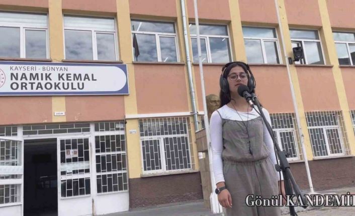 Öğretmen ve öğrenciler Bünyan için çalıp söyledi