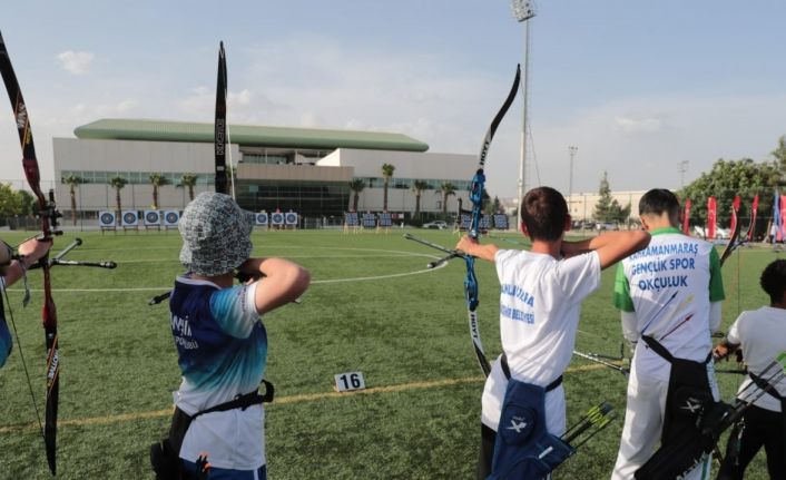 Okçuluk turnuvasında dereceye girenlere ödül
