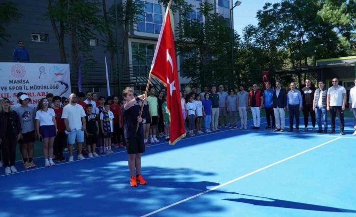 Okul Sporları Yıldızlar Tenis Türkiye Şampiyonası Demirci’de başladı