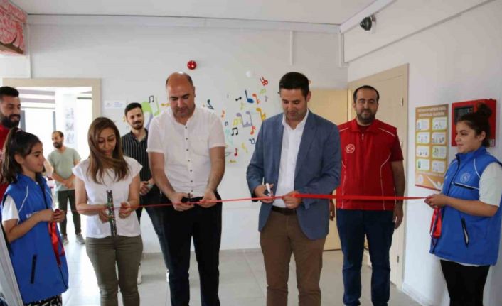 Ortaklar Genç Ofis’te yıl sonu resim sergisi ve gösteriler düzenlendi