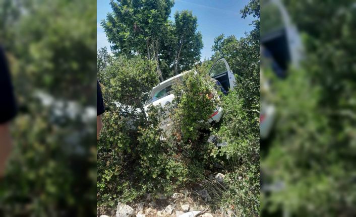 Otomobil makilik alana uçtu; 1 yaralı