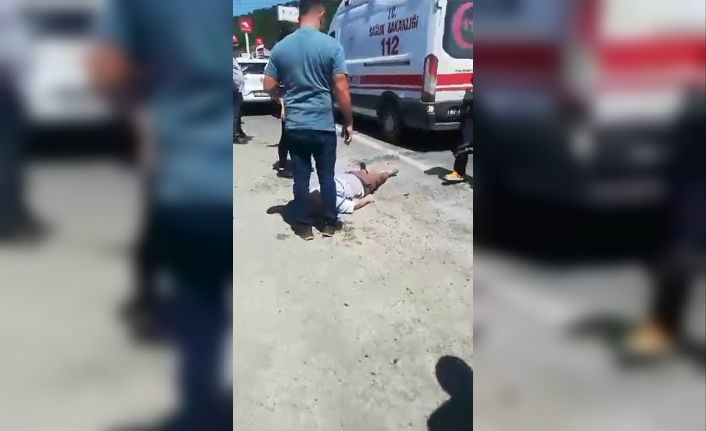 Otomobil yolun karşısına geçmek isteyen yayaya çarptı: 1 yaralı