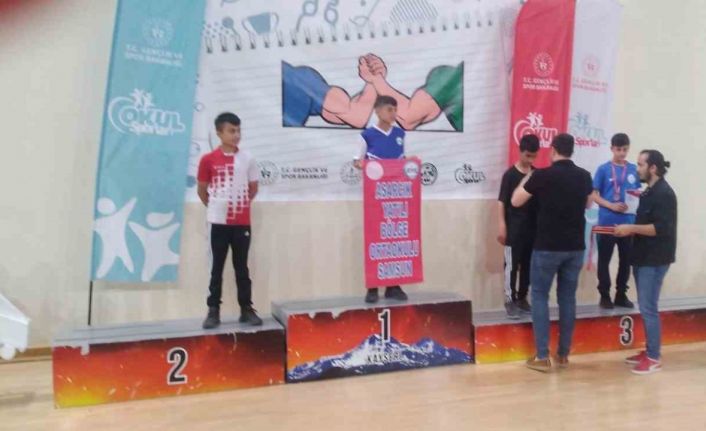 Özalpli öğrenci Türkiye üçüncüsü oldu