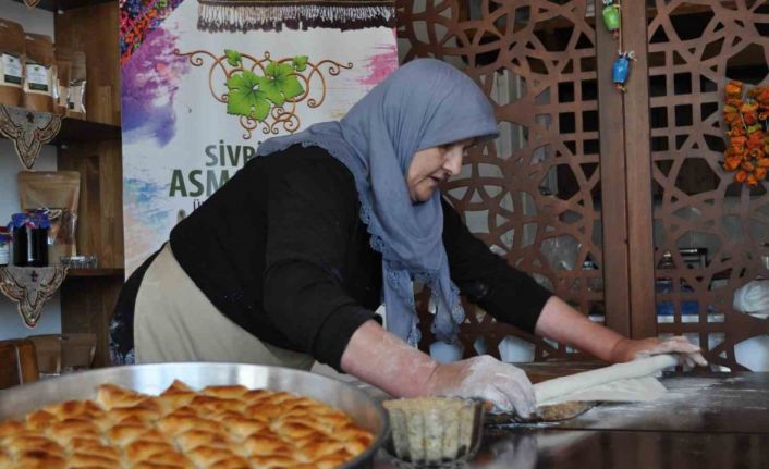 (ÖZEL) Bayramın yaklaşmasıyla Sivrihisar’ın özel muska baklavasına talepler arttı