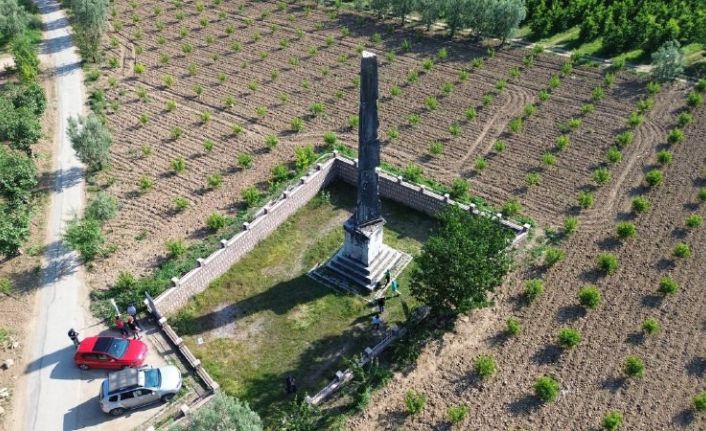 (Özel) Şeftali bahçesinin tam ortasında 2 bin yıllık tarih