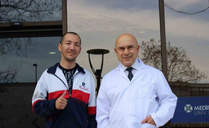 Parkinson’u beyin pili ile yendi, Babalar Günü’nde çocuklarına kavuştu