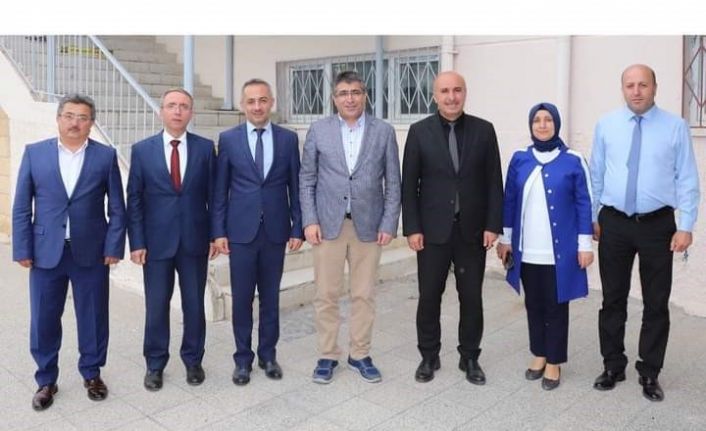 Rektör Aktekin,  ’Bilim Söyleşileri’ programında öğrencilerle buluştu