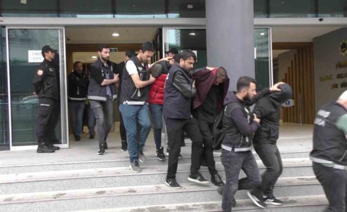 Şafak vakti koçbaşlarıyla özel harekat girdi, narkotik köpeği Truva buldu...29 tutuklama