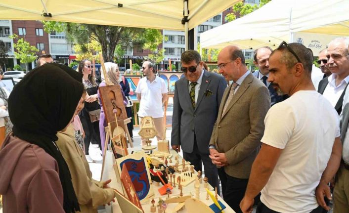 Sanat Tasarım Atölyesi yıl sonu sergisi ile dönemi kapattı