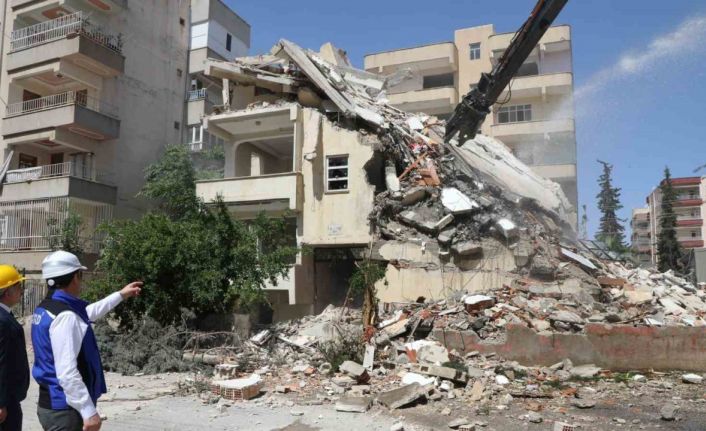 Şanlıurfa’da depremin izleri siliniyor