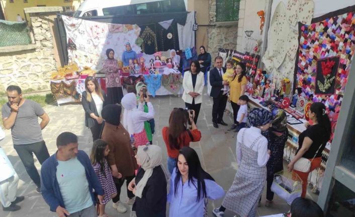 Sason’da Halk Eğitim Merkezi kursiyerleri çalışmalarını sergiledi