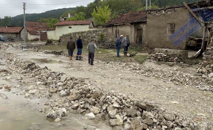 Selin vurduğun Seyitgazi’de yaralar sarılıyor