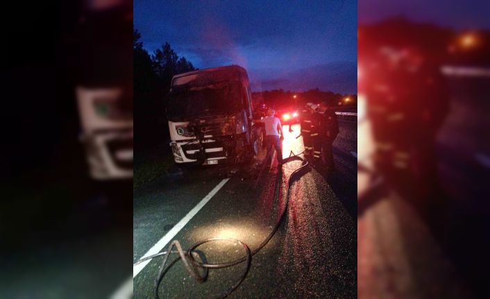 Seyir halindeki tırda korkutan yangın