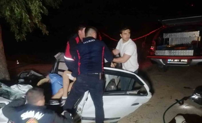 Simav’daki trafik kazasında 2 lise öğrencisi hayatını kaybetti