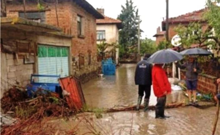 Simavlılar sağanak yağışlardan olumsuz etkilendi