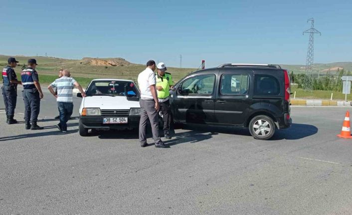 Sivas’ta iki farklı kaza: 6 yaralı