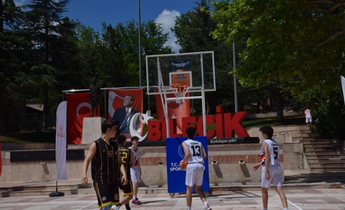 "Sokaklar Bizim" projesi kapsamında 3x3 Basketbol Turnuvası Marmara Bölgesi Finalleri Bilecik’te yapıldı