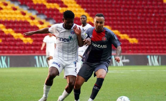 Spor Toto Süper Lig: Fatih Karagümrük: 1 - Kasımpaşa: 0 (İlk yarı)