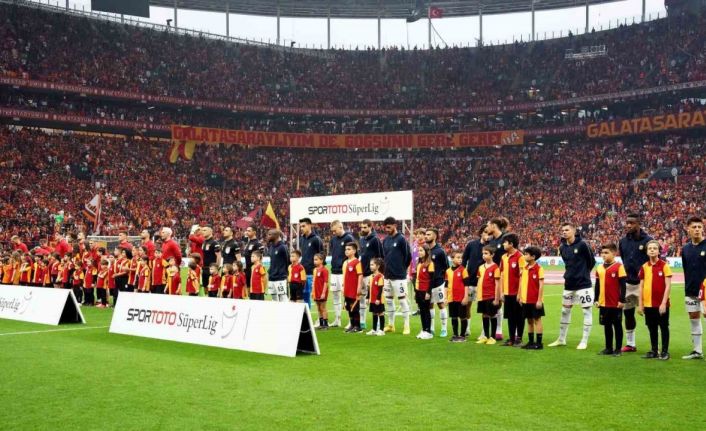 Spor Toto Süper Lig: Galatasaray: 0 - Fenerbahçe: 0 (Maç devam ediyor)