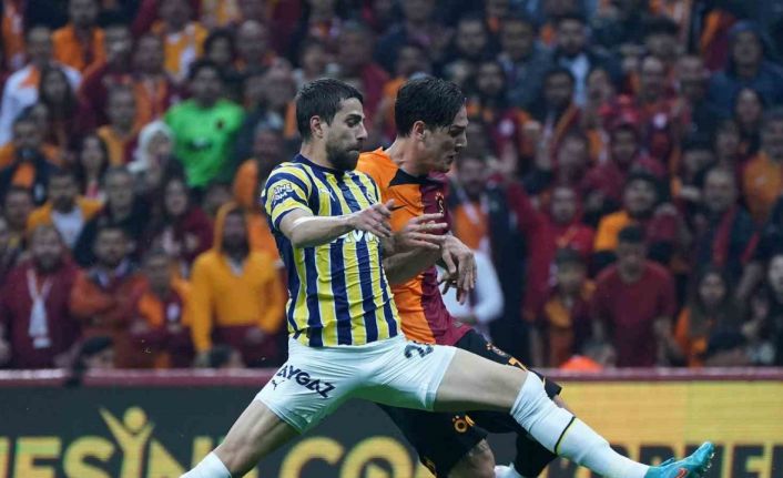 Spor Toto Süper Lig: Galatasaray: 1 - Fenerbahçe: 0 (İlk yarı)