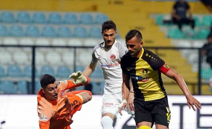 Spor Toto Süper Lig: İstanbulspor: 4 - Ümraniyespor: 0 (Maç sonucu)