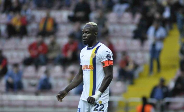 Spor Toto Süper Lig: Kayserispor: 0 - Ankaragücü: 1 (İlk yarı)