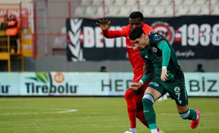 Spor Toto Süper Lig: Ümraniyespor: 0 - Giresunspor: 0 (Maç devam ediyor)