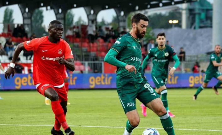 Spor Toto Süper Lig: Ümraniyespor: 0 - Giresunspor: 1 (İlk yarı)