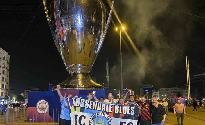 Taksim’de Manchester City taraftarlarının şampiyonluk coşkusu