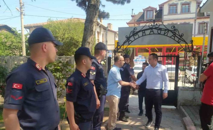 Taraklı ilçe protokolü görev başındaki personelin bayramını kutladı