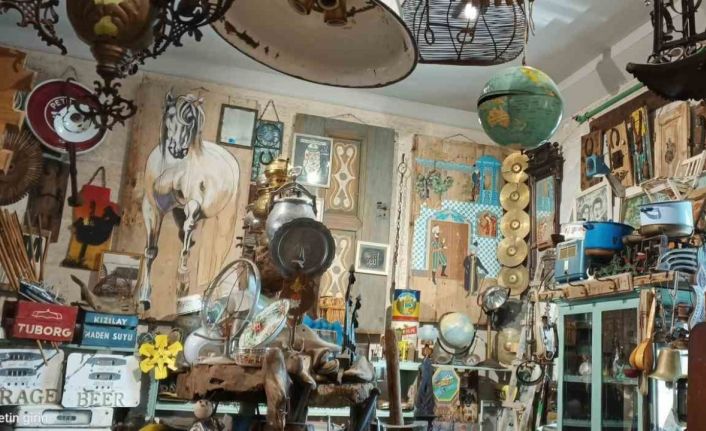 Tarihi çarşıda antikacı topluyor, cam ustası aslına uygun restore ediyor