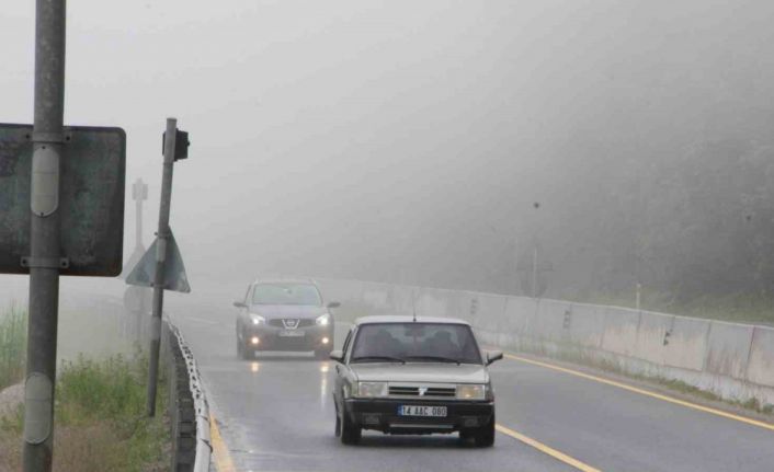 Tatilcilere Bolu Dağı’nda sis sürprizi