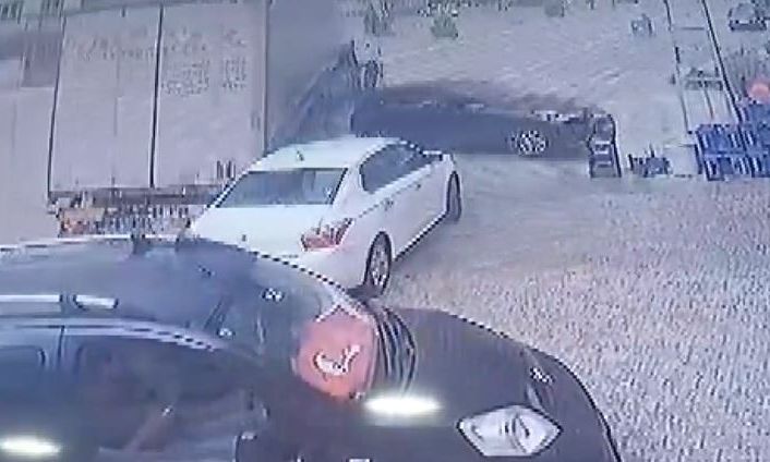 Tırın çarptığı otomobiller savruldu, o anlar kameraya yansıdı