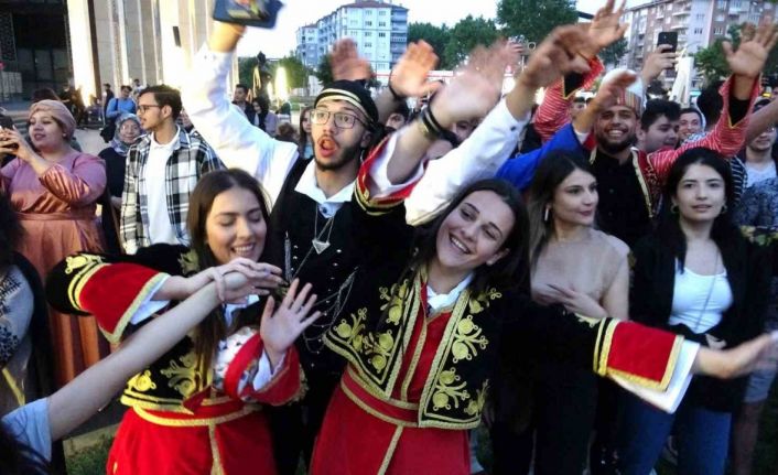 TÖMER öğrencilerinin Kütahya’daki buluşması renkli görüntülere sahne oldu