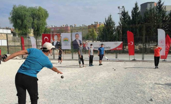 Toroslar Belediyesinden 23 branşta yaz spor okulu
