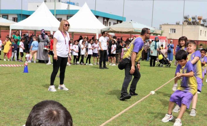 Toroslar’da çocuklar hem yarıştı hem doyasıya eğlendi