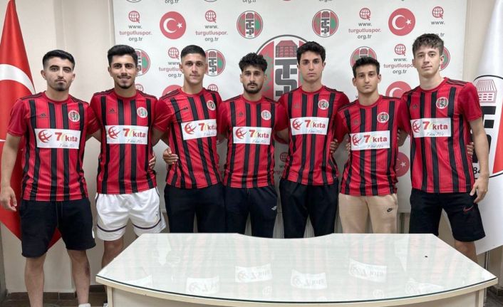 Turgutluspor 7 oyuncusu ile profesyonel sözleşme imzaladı