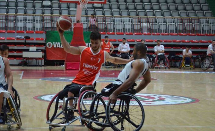 Türkiye’de evinde ABD’yi durduramadı: 81-59