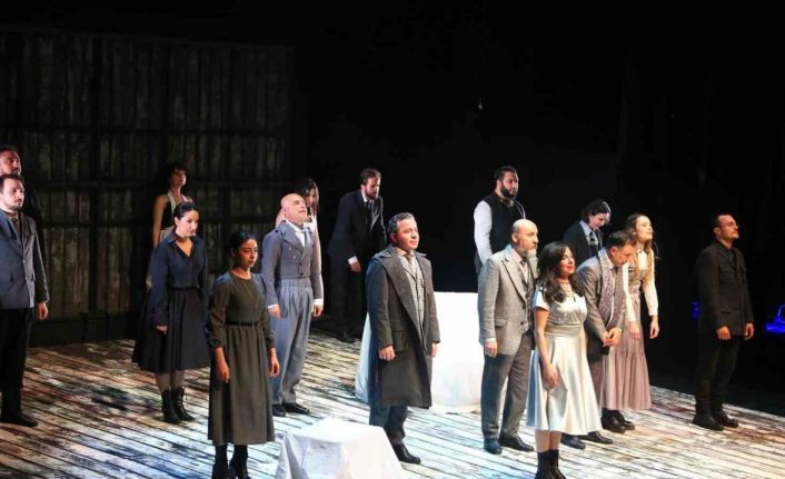 Uluslararası Tiyatro Festivali heyecanı sürüyor