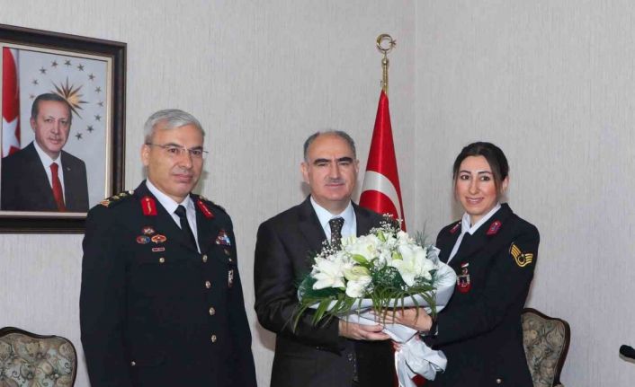 Vali Özkan: “Jandarma Teşkilatımız, depremlerden sonra yaraların sarılmasında önemli bir rol aldı”