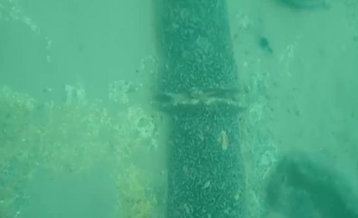 Van’da eğitim dağılışı yapan polisler topraktan imal edilmiş eski boru sistemi buldu