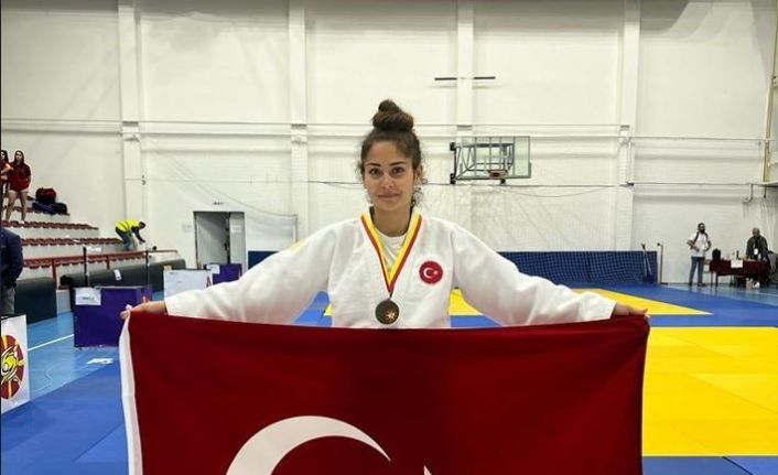 Vanlı Sinem Aydın Makedonya’dan bronz madalyayla döndü