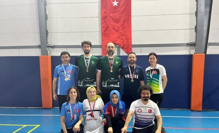 Voleybol turnuvasında Barbaros Kutlutaş Ortaokulu kazandı