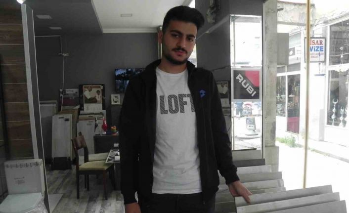 Yeni ev almak yerine oturdukları evi yeniletiyorlar