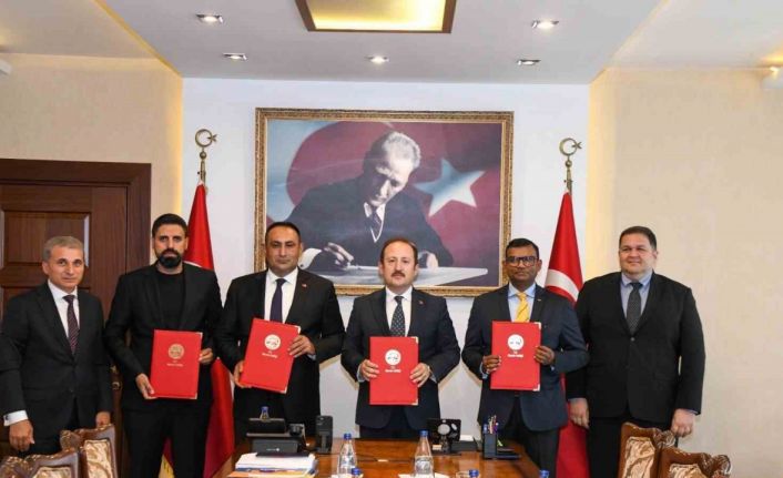 Yeni Mersin İdmanyurdu’nun tesisi için ’yenileme protokolü’ imzalandı