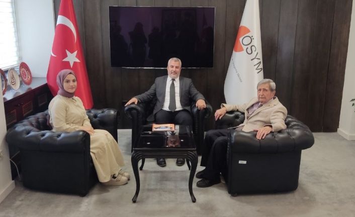 YKS’ye giren en genç ve en yaşlı aday ÖSYM’de bir araya geldi