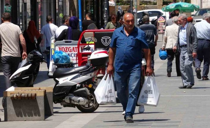 Yozgat’ta Kurban Bayramı öncesi alışveriş yoğunluğu yaşanıyor