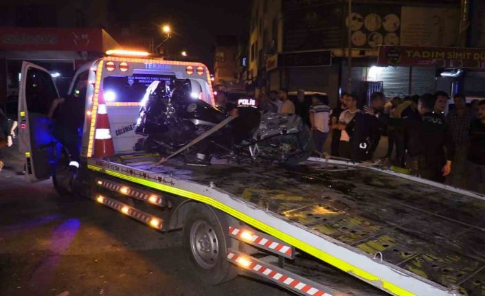 Yunus polisleri ile otomobil çarpıştı: 2 polis yaralandı